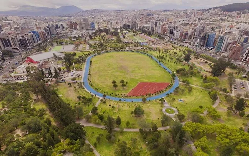 Estudio En La Carolina Quito Lägenhet