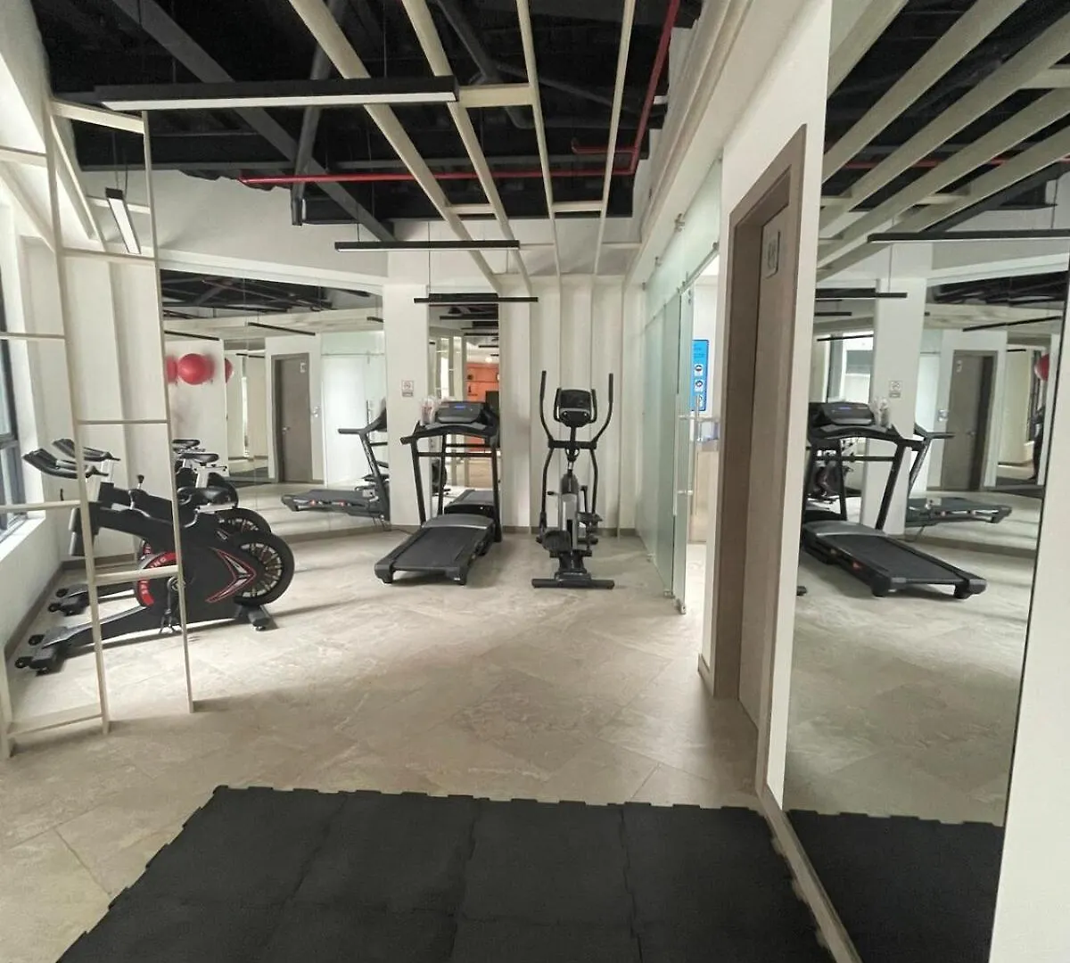 Estudio En La Carolina Quito