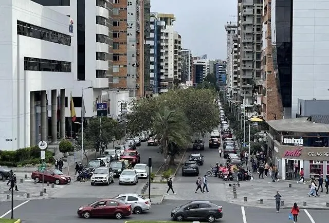 Estudio En La Carolina Quito Lägenhet